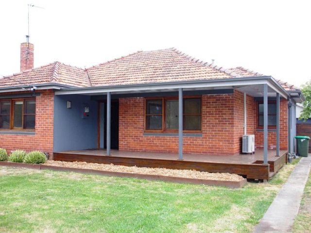 12 Munro St, VIC 3350