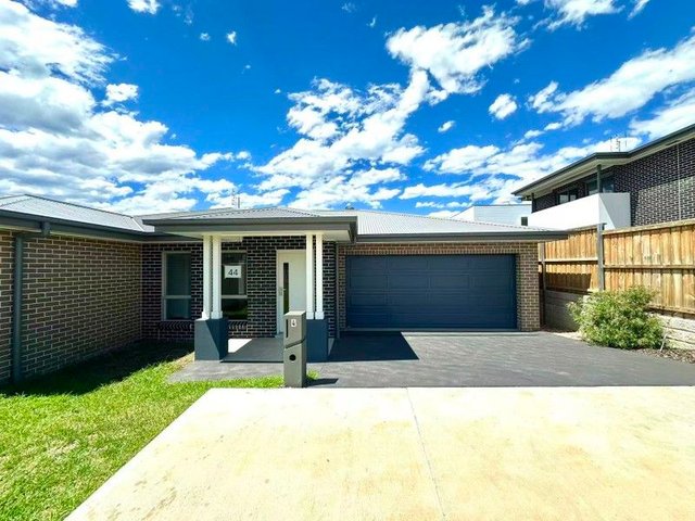 4 Farida Glade, NSW 2765