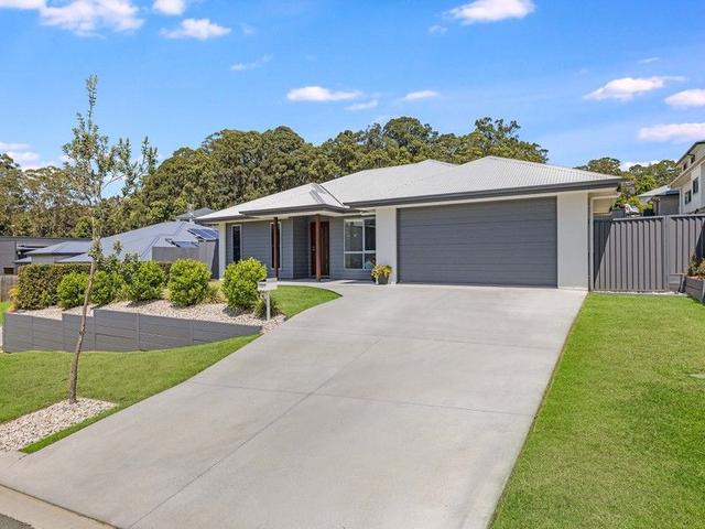 16 Golden Pine Way, QLD 4555