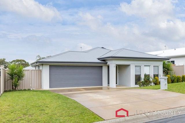 11 Mullagh Crescent, NSW 2650