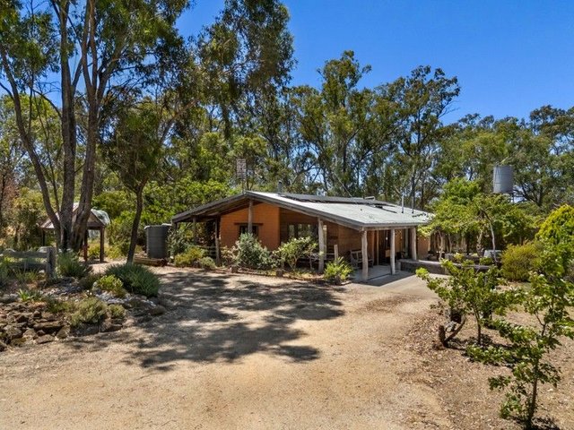 195 Wolfs Lane, VIC 3467