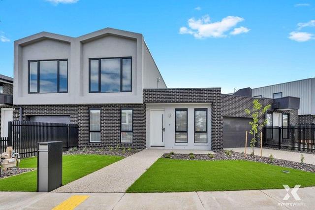 3-BED/10-32 Redwood Drive, VIC 3173