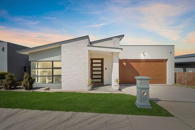 18 Toppano Street, ACT 2914