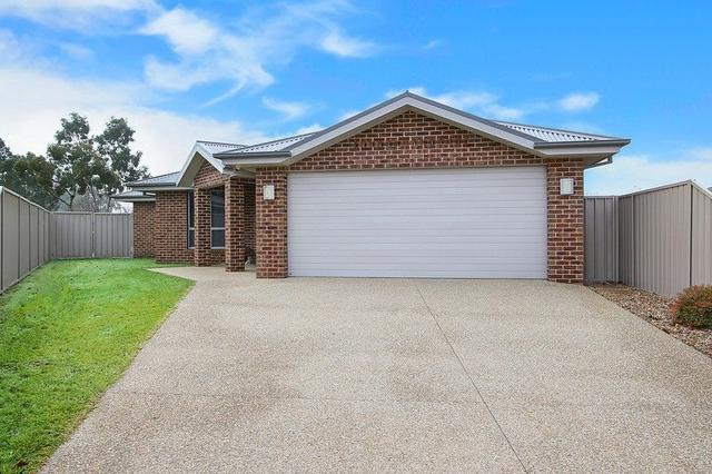 9 Sarah Court, NSW 2643