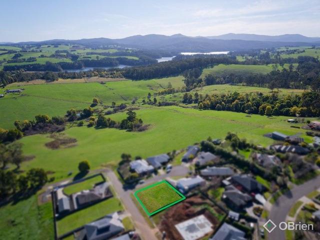 8 Peters Way, VIC 3831