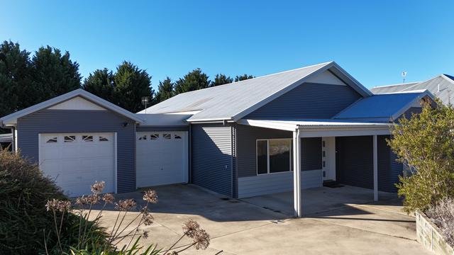 7 Badgery Street, NSW 2622
