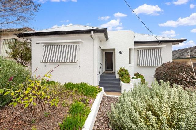 18 Sunshine  Avenue, NSW 2650