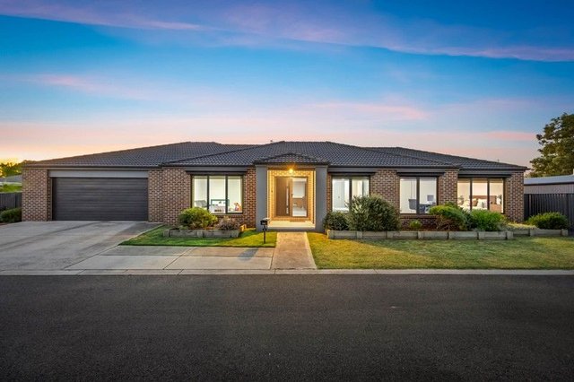 6 Larfield Court, VIC 3352