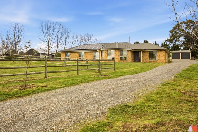 8 Colonial Place, NSW 2582