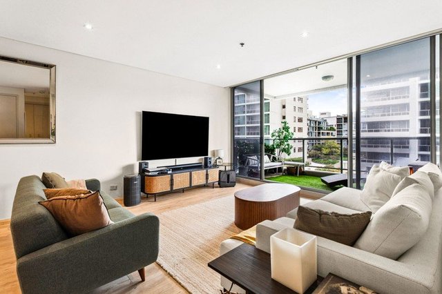 604/6 Lachlan Street, NSW 2017