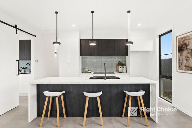 77 Hatter Circuit, NSW 2527