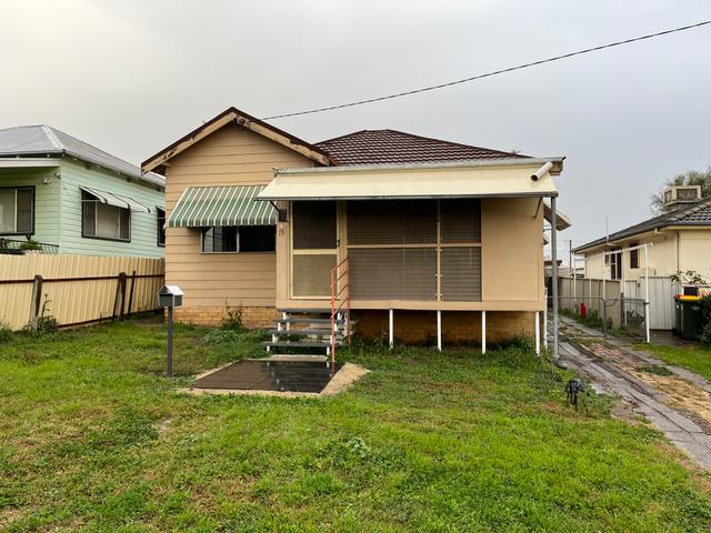 15 McLachlan St, NSW 2341