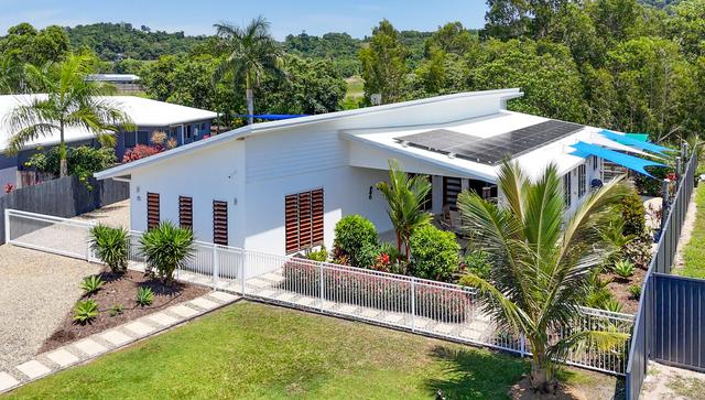 9 Shore St, QLD 4852