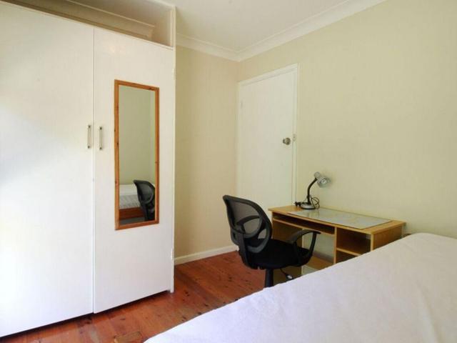 Room 2/8 Binda Street, NSW 2500