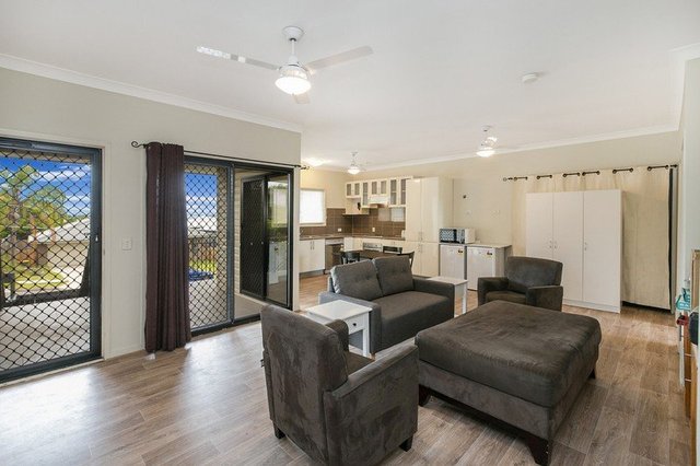 8B Nicholson Avenue, QLD 4107