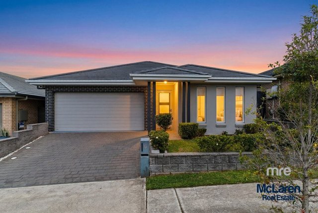 6 Geoghegan Circuit, NSW 2570