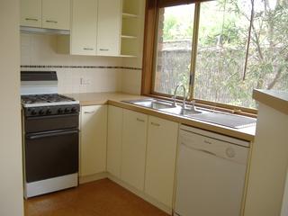 Kitchen (2011-08-26)