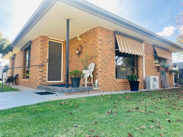 2/7 Henry Street, NSW 2646