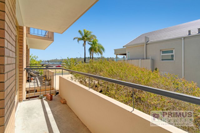 7/2 Stirling Street, WA 6151