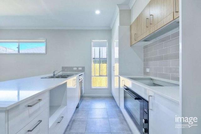 15 Kookaburra Cct, QLD 4210