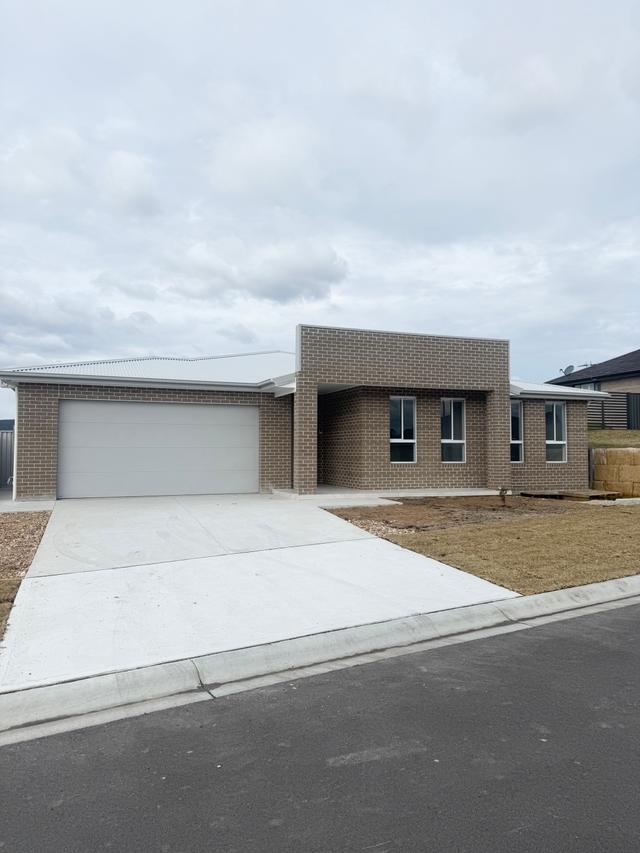43 Hillcrest Avenue, NSW 2790