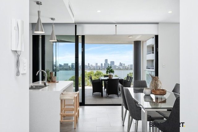 16/152a Mill Point Road, WA 6151