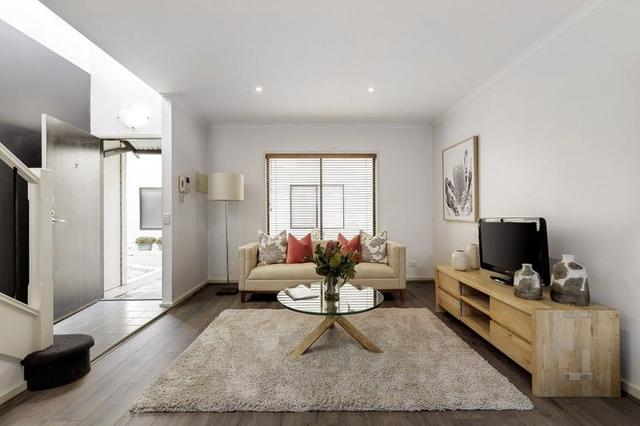 2/56 Leicester Street, VIC 3065