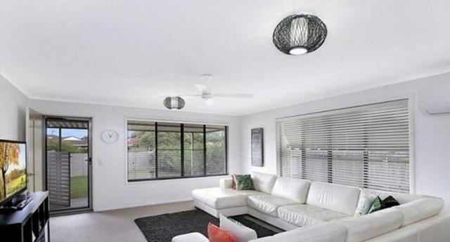 1/14 Crimson Crt, QLD 4220