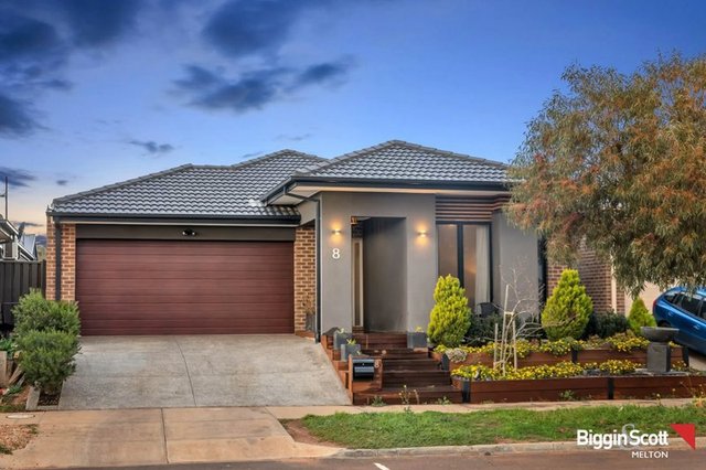 8 Diamond Parade, VIC 3338