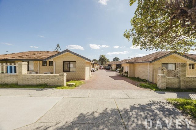 5/75 Ravenswood Drive, WA 6061