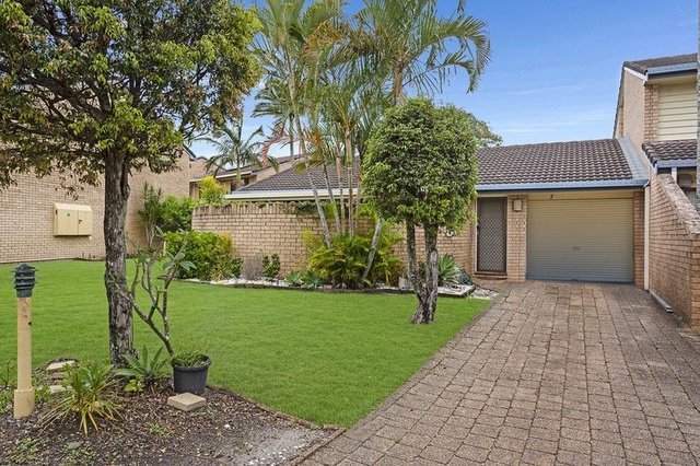 7/12 Shrike Court, QLD 4220