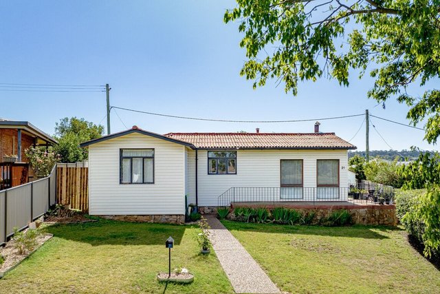 21 Wooran Street, NSW 2630