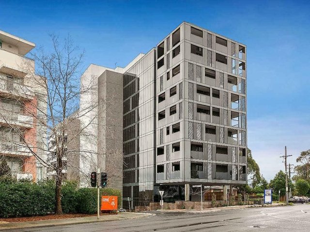 204/5 Sovereign Point Court, VIC 3108