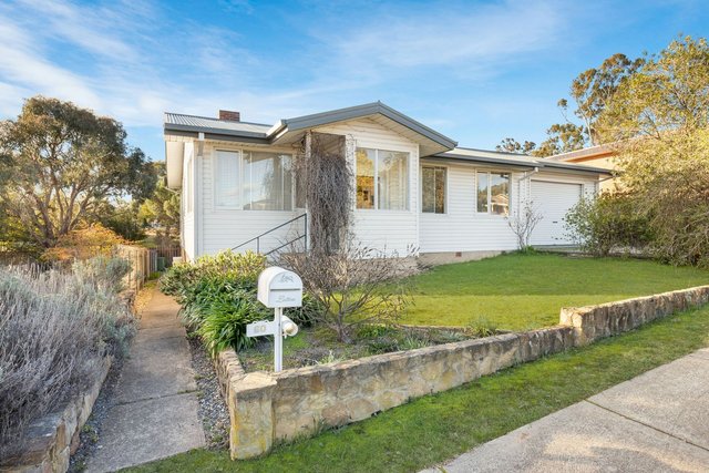 60 Elizabeth Crescent, NSW 2620