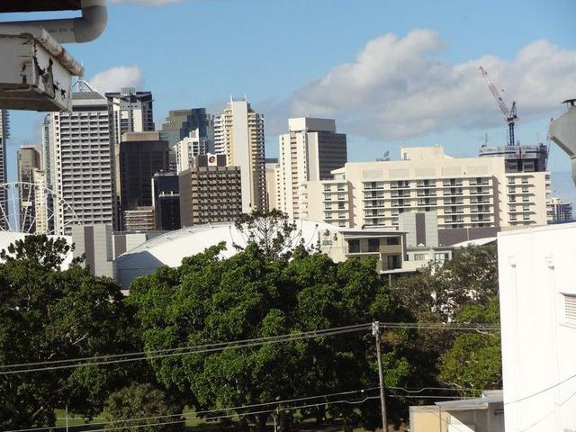 8/28 Browning Street, QLD 4101