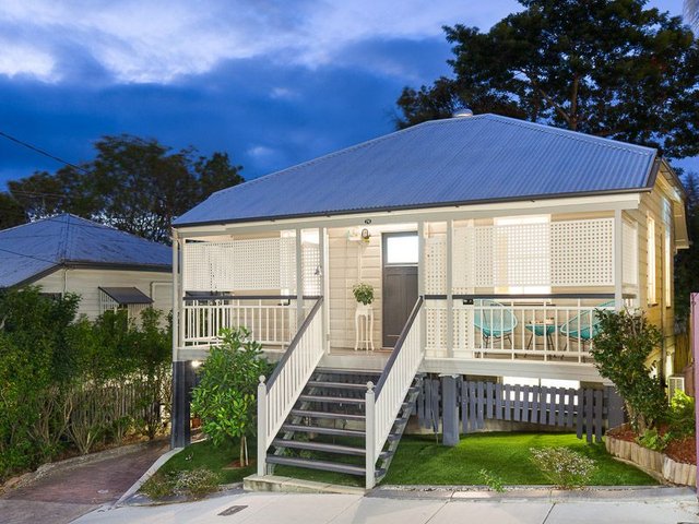 70 Glen St, QLD 4059