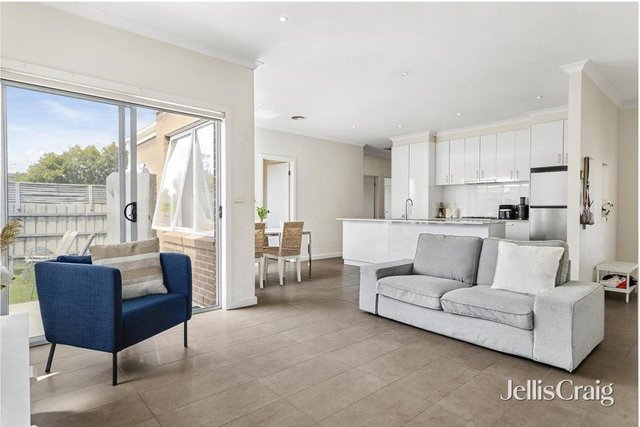 2/18 Cherry Avenue, VIC 3025