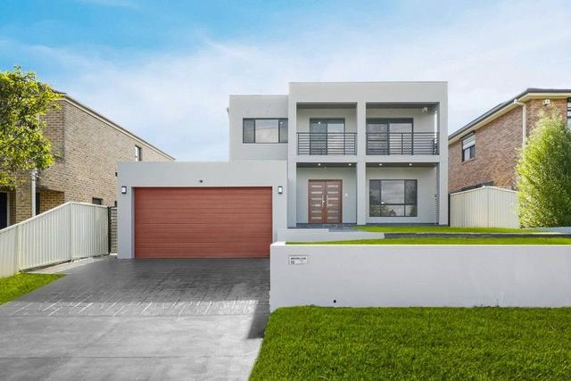 10 Batehaven Cl, NSW 2170