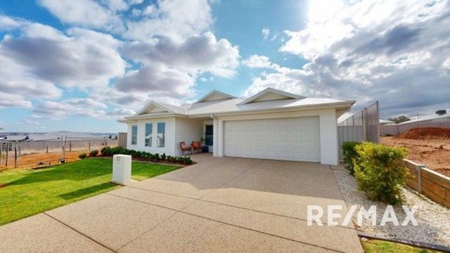27 Bondi Crescent, NSW 2650