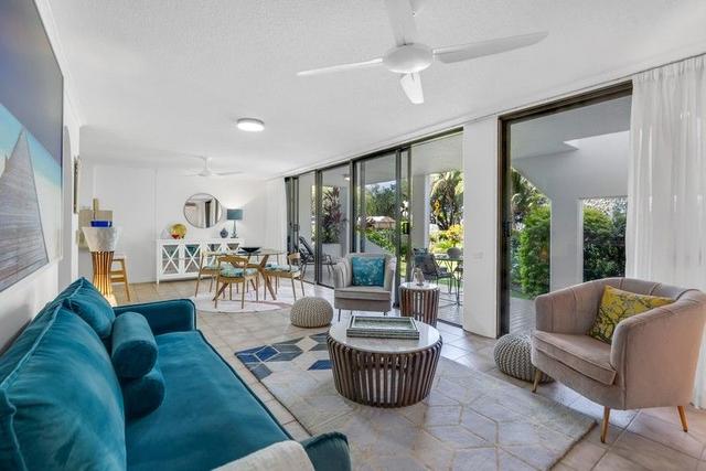 2/119 Arlington Esplanade, QLD 4879