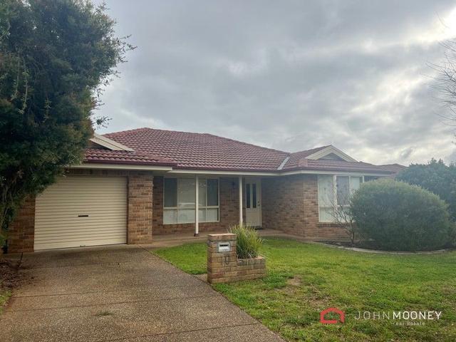 2/10 Illeura Road, NSW 2650