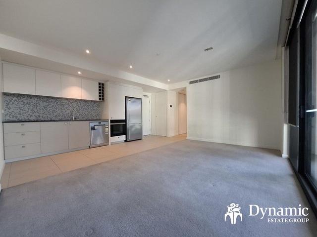 9f/8 Waterside Pl, VIC 3008