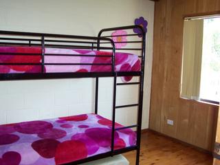Bed 2 (2006-02-10)