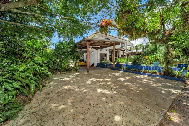 582 Bingil Bay Rd, QLD 4852