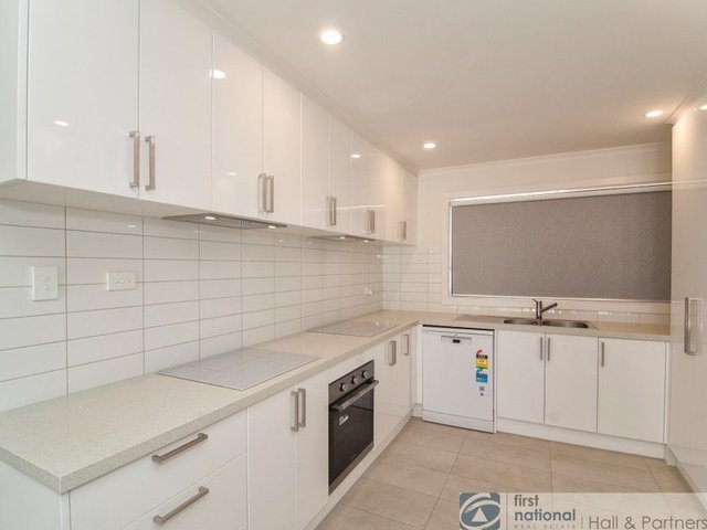 8 Canterbury Street, VIC 3977