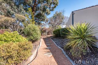 Path to front garden