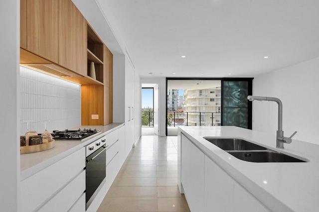 1203/6 Second Avenue, QLD 4220