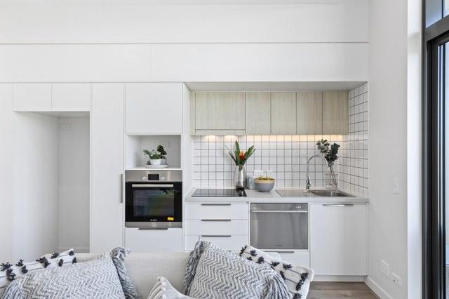 3410/2 Symphony Way, QLD 4300