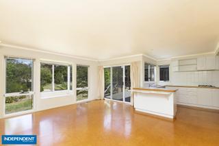 Kitchen/Lounge Room