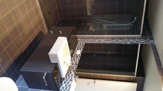 Bathroom (2015-06-08)